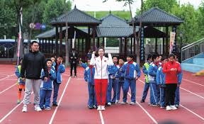 米体：因拉齐奥伤病过多，主席洛蒂托请来神父为球队祝福